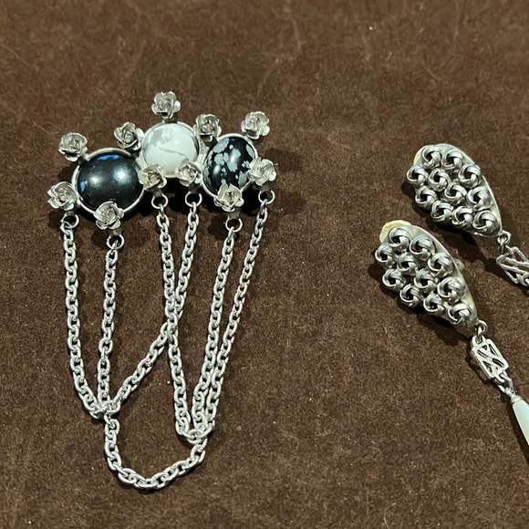 Designer pin and earrings - Picture 1 of 3